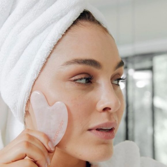 NIB - ACEOLOGY  Rose Quartz Gua Sha Facial Massager - Picture 3 of 3